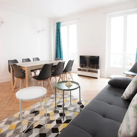 Spacious And Bright Apt At The Arc De Triomphe Apartment