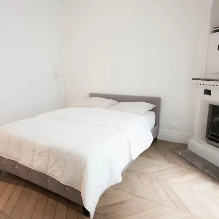 Spacious And Bright Apt At The Arc De Triomphe Apartment